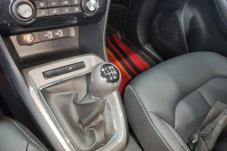 Used Roewe RX3 2020 1.6L Manual 4G Connect Ultra-Fresh Flagship Edition Gear Lever