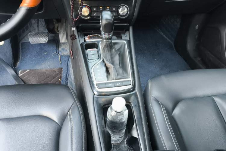 Used Roewe RX3 2020 1.6L CVT 4G Connected Ultra-Cool Flagship Edition Gear Lever