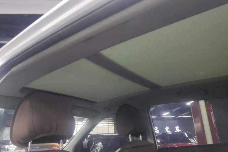 Used Roewe RX3 2020 1.6L CVT 4G Connected Ultra-Fun Elite Edition Headliner