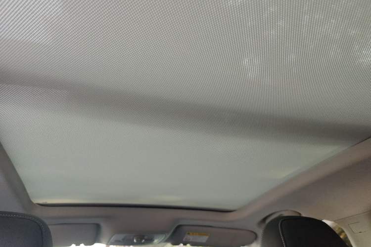 Used Roewe RX3 2020 1.6L CVT 4G Connected Ultra-Cool Flagship Edition Headliner