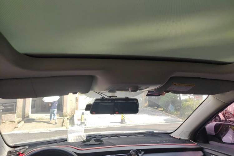 Used Roewe RX3 2020 1.6L CVT 4G Connected Ultra-Cool Flagship Edition Headliner