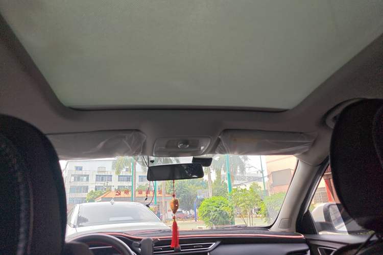 Used Roewe RX3 2020 1.6L CVT 4G Connected Ultra-Fun Elite Edition Headliner