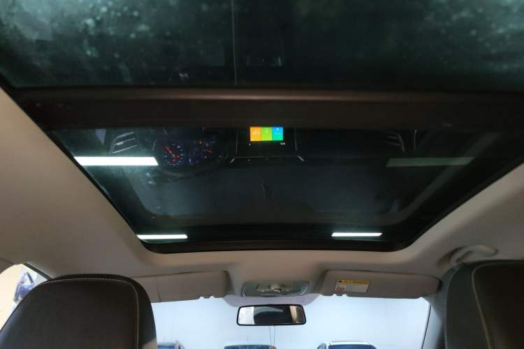 Used Roewe RX3 2020 1.6L Manual 4G Connect Ultra-Fresh Flagship Edition Headliner