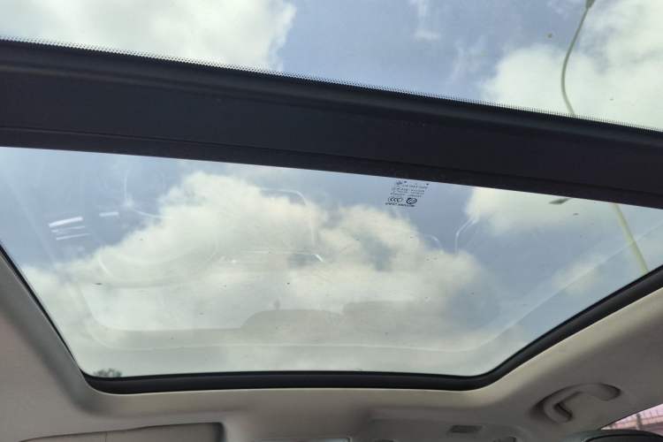Used Roewe RX3 2020 1.6L Manual 4G Connect Ultra-Fresh Flagship Edition Headliner