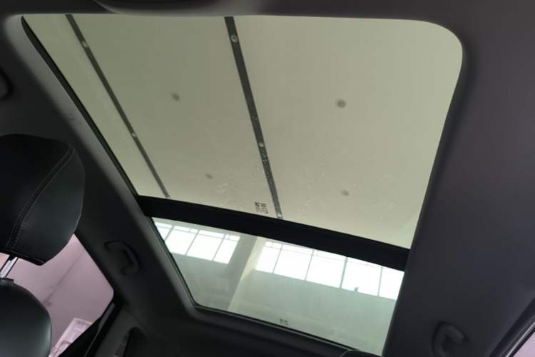 Used Roewe RX3 2020 1.6L CVT 4G Connected Ultra-Fun Elite Edition Headliner
