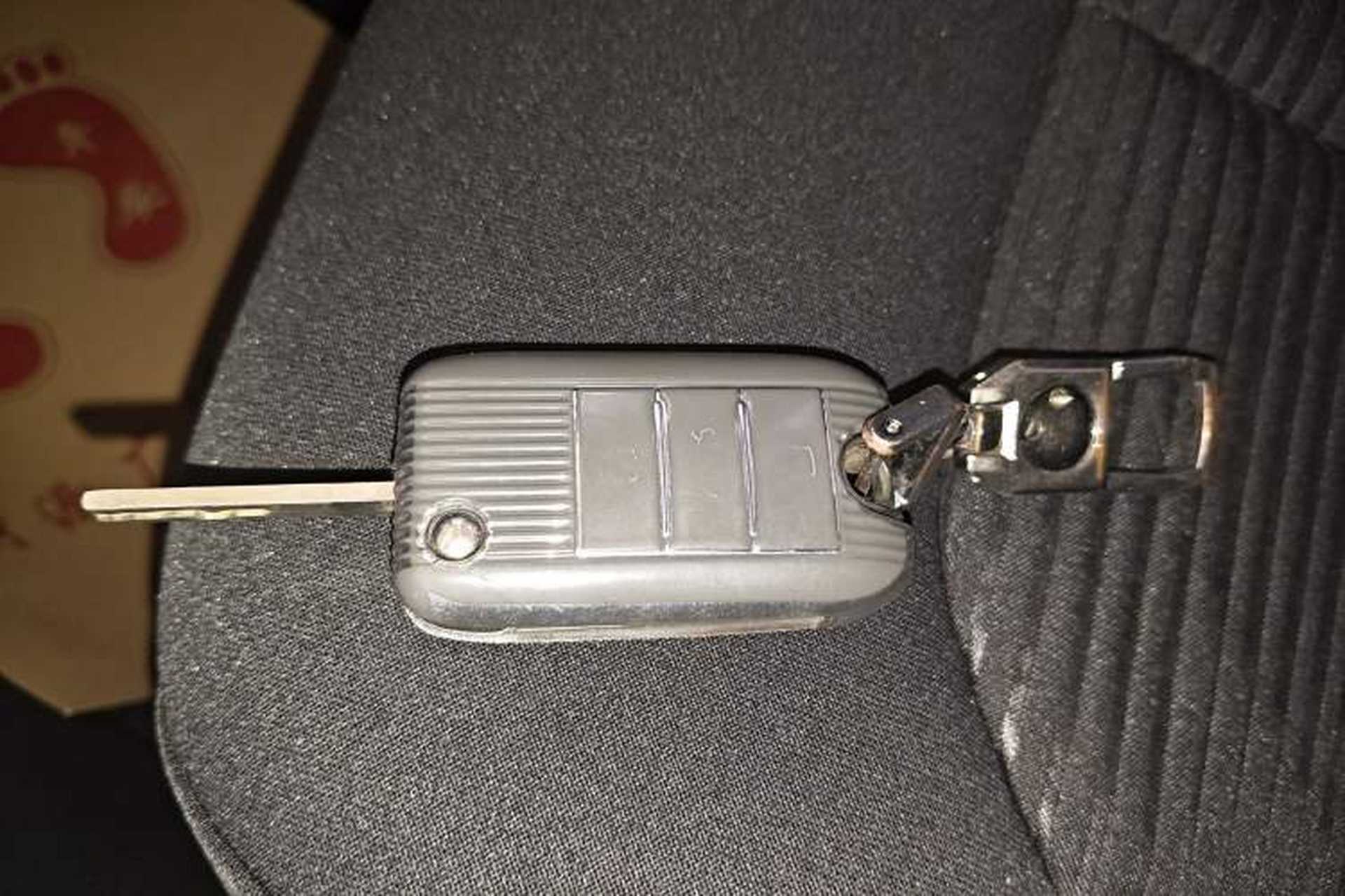 Used Roewe RX3 2020 1.6L Manual 4G Connect Super-Fresh Elite Edition Interior 1