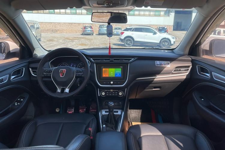 Used Roewe RX3 2020 1.6L Manual 4G Connect Ultra-Fresh Flagship Edition Interior 1