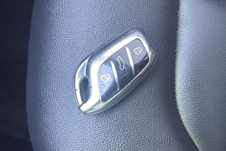 Used Roewe RX3 2020 1.6L CVT 4G Connected Ultra-Cool Flagship Edition Interior 1