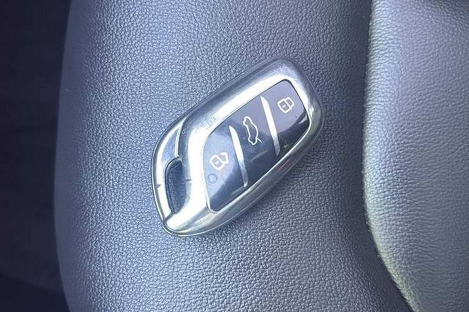 Used Roewe RX3 2020 1.6L CVT 4G Connected Ultra-Cool Flagship Edition Interior 1