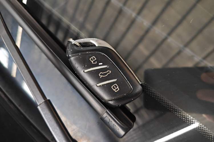 Used Roewe RX3 2020 1.6L CVT 4G Connected Ultra-Fun Elite Edition Interior 1