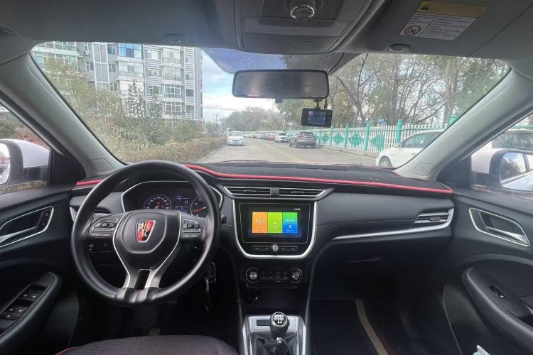 Used Roewe RX3 2020 1.6L Manual 4G Connect Super-Fresh Elite Edition Interior 1