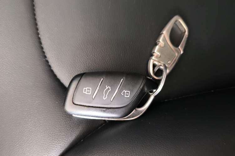 Used Roewe RX3 2020 1.6L CVT 4G Connected Ultra-Fun Elite Edition Interior 1