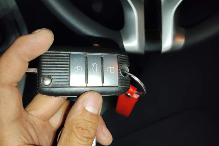 Used Roewe RX3 2020 1.6L Manual - Ultra-Fresh Entry Version Interior 1