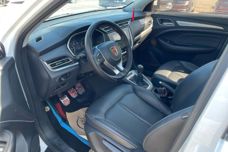 Used Roewe RX3 2020 1.6L Manual 4G Connect Ultra-Fresh Flagship Edition Interior 2