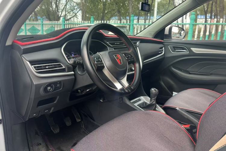 Used Roewe RX3 2020 1.6L Manual 4G Connect Super-Fresh Elite Edition Interior 2