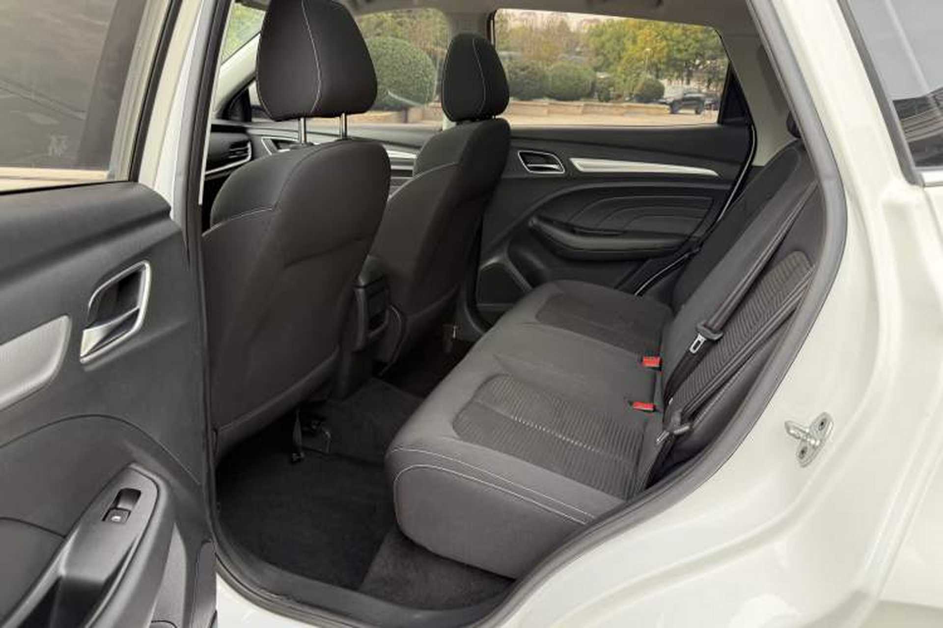 Used Roewe RX3 2020 1.6L CVT 4G Connected Ultra-Fun Elite Edition Interior 3