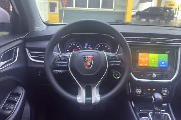 Used Roewe RX3 2020 1.6L CVT 4G Connected Ultra-Cool Flagship Edition Interior 3