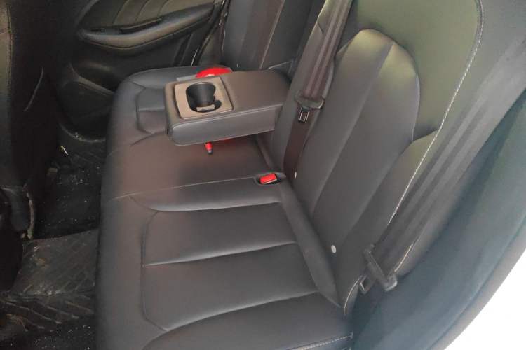 Used Roewe RX3 2020 1.6L CVT 4G Connected Ultra-Cool Flagship Edition Interior 4