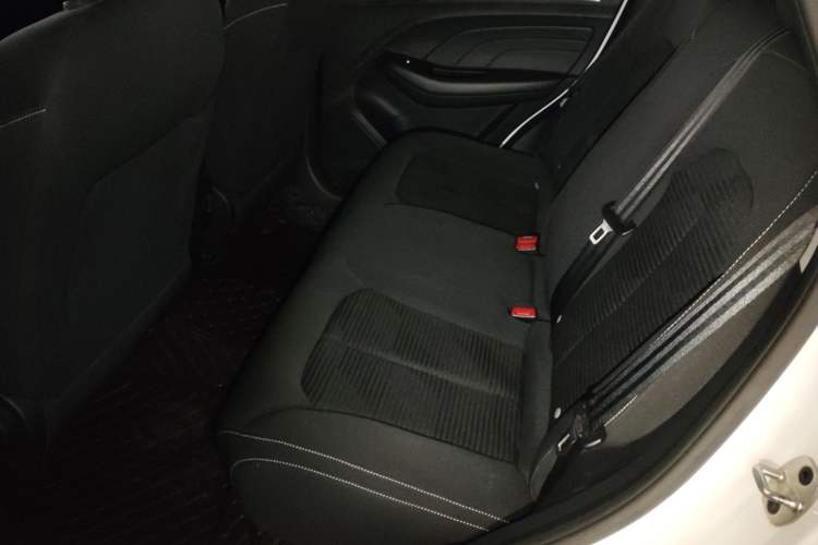 Used Roewe RX3 2020 1.6L Manual - Ultra-Fresh Entry Version Interior 4