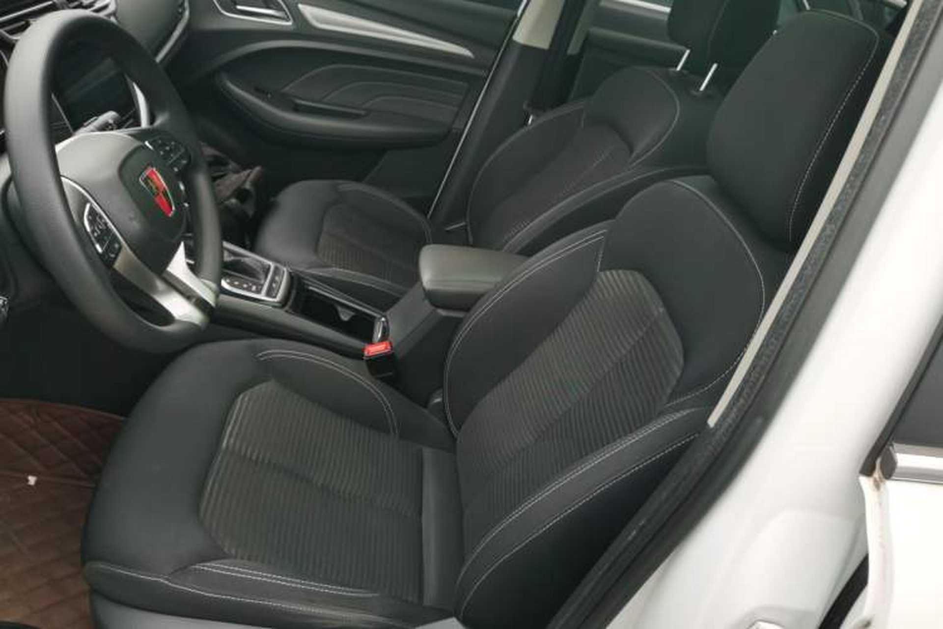Used Roewe RX3 2020 1.6L CVT 4G Connected Ultra-Fun Elite Edition Left Front Seat