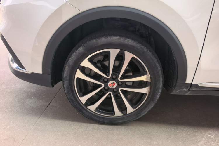 Used Roewe RX3 2020 1.6L Manual 4G Connect Super-Fresh Elite Edition Left Front Wheel Hub