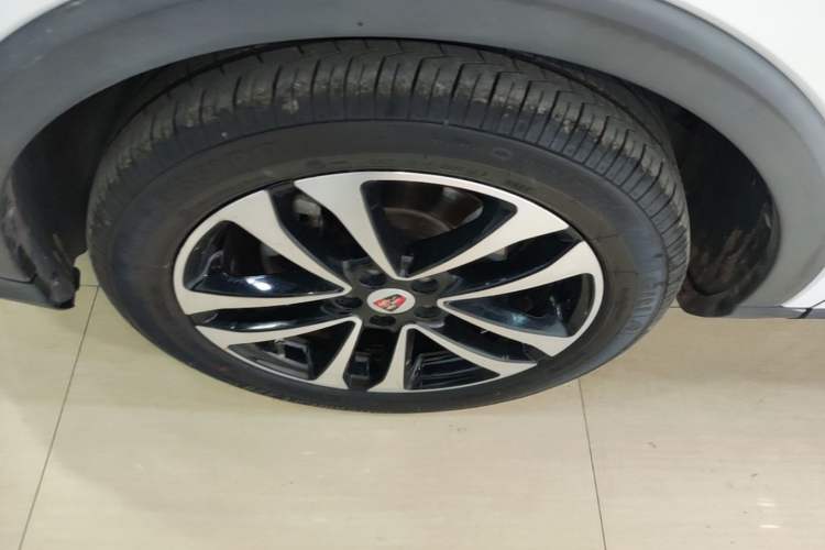 Used Roewe RX3 2020 1.6L Manual 4G Connect Ultra-Fresh Flagship Edition Left Front Wheel Hub