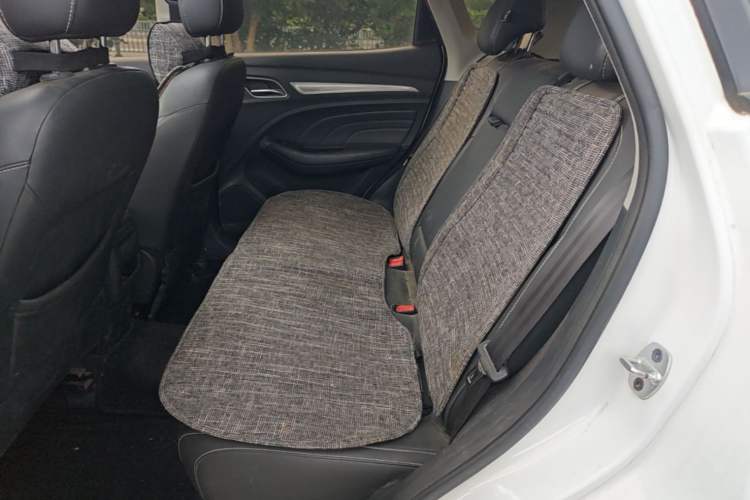 Used Roewe RX3 2020 1.6L CVT 4G Connected Ultra-Cool Flagship Edition Left Rear Seat