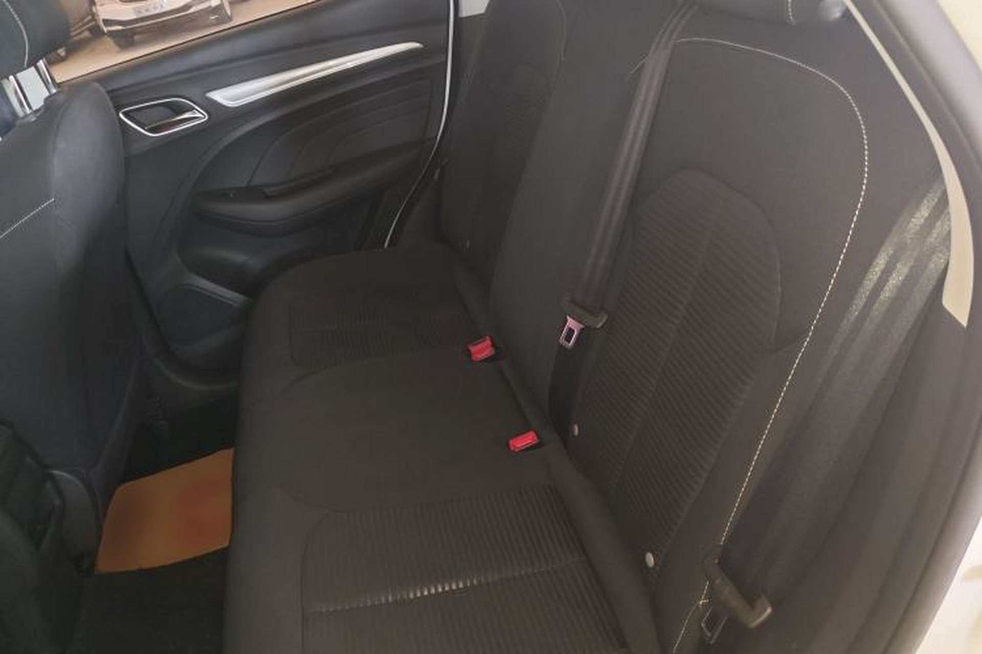 Used Roewe RX3 2020 1.6L Manual 4G Connect Super-Fresh Elite Edition Left Rear Seat