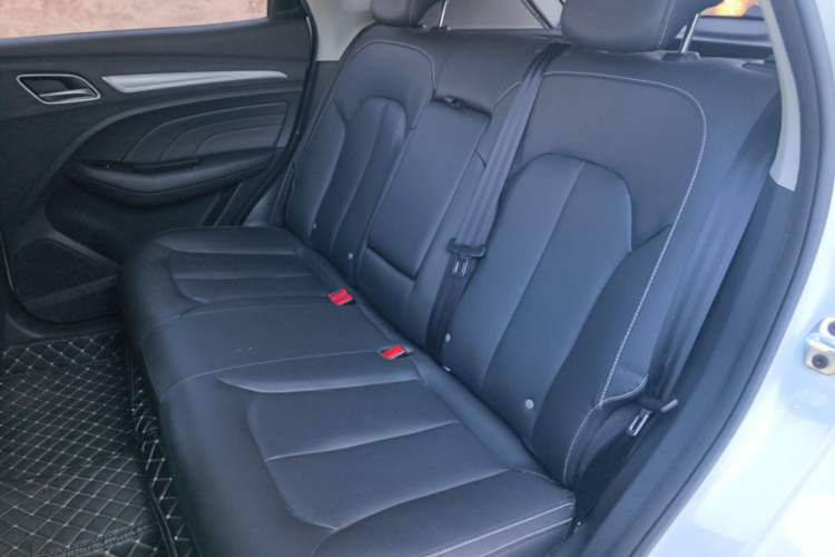 Used Roewe RX3 2020 1.6L CVT 4G Connected Ultra-Cool Flagship Edition Left Rear Seat