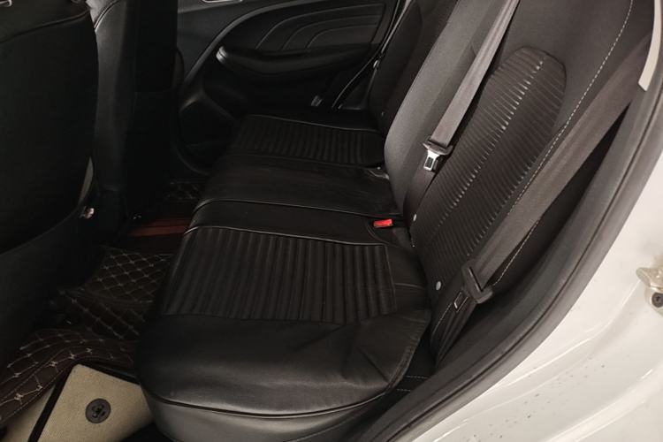 Used Roewe RX3 2020 1.6L CVT 4G Connected Ultra-Fun Elite Edition Left Rear Seat