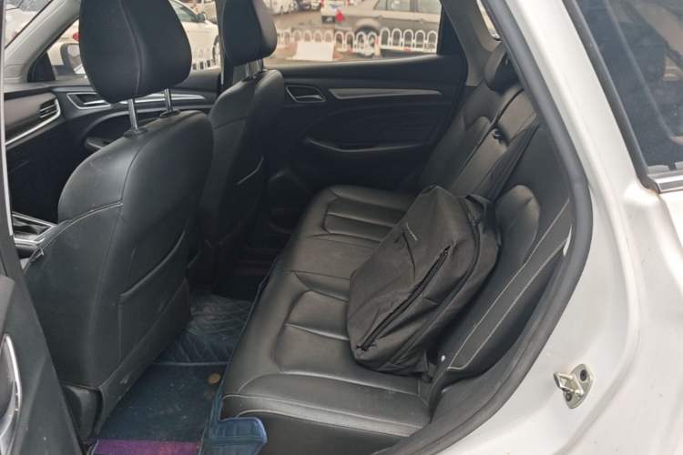 Used Roewe RX3 2020 1.6L CVT 4G Connected Ultra-Cool Flagship Edition Left Rear Seat