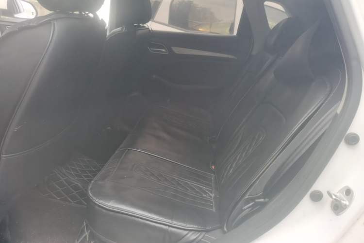 Used Roewe RX3 2020 1.6L CVT 4G Connected Ultra-Fun Elite Edition Left Rear Seat
