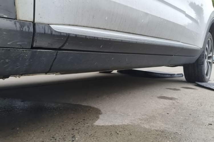 Used Roewe RX3 2020 1.6L Manual 4G Connect Super-Fresh Elite Edition Left Side Sill