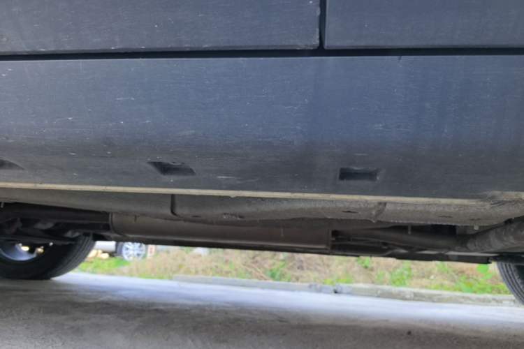 Used Roewe RX3 2020 1.6L CVT 4G Connected Ultra-Cool Flagship Edition Left Side Sill