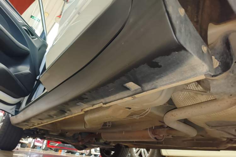 Used Roewe RX3 2020 1.6L CVT 4G Connected Ultra-Fun Elite Edition Left Side Sill