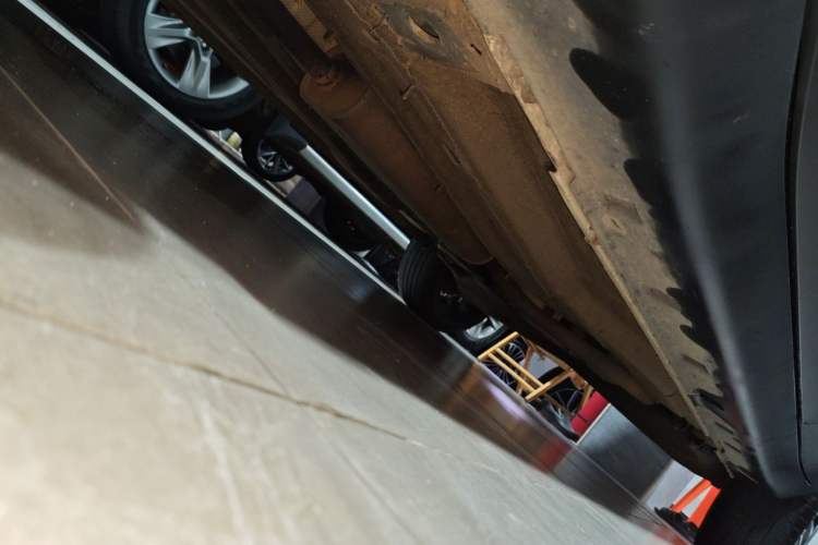 Used Roewe RX3 2020 1.6L CVT 4G Connected Ultra-Cool Flagship Edition Left Side Sill