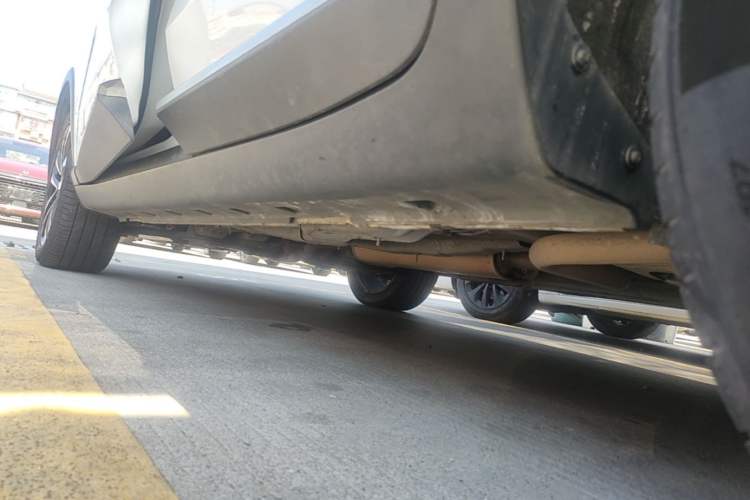 Used Roewe RX3 2020 1.6L CVT 4G Connected Ultra-Fun Elite Edition Left Side Sill