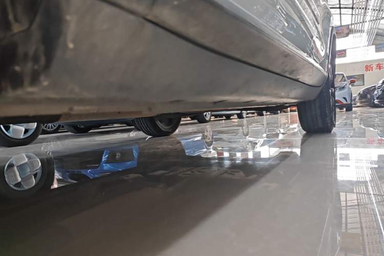 Used Roewe RX3 2020 1.6L CVT 4G Connected Ultra-Fun Elite Edition Left Side Sill
