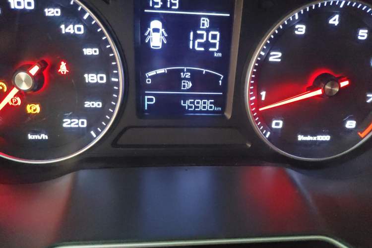 Used Roewe RX3 2020 1.6L CVT 4G Connected Ultra-Cool Flagship Edition Odometer Close Up