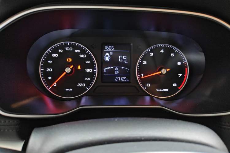 Used Roewe RX3 2020 1.6L Manual 4G Connect Ultra-Fresh Flagship Edition Odometer Close Up