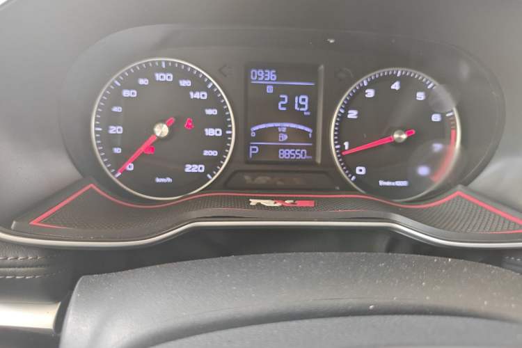 Used Roewe RX3 2020 1.6L CVT 4G Connected Ultra-Fun Elite Edition Odometer Close Up