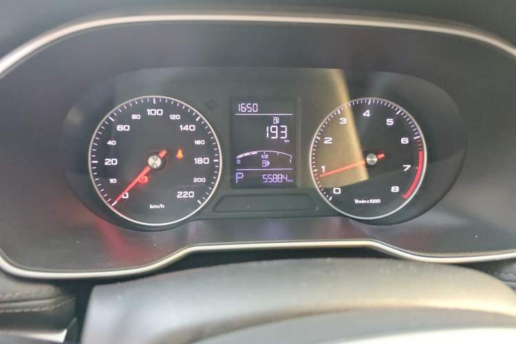 Used Roewe RX3 2020 1.6L CVT 4G Connected Ultra-Cool Flagship Edition Odometer Close Up