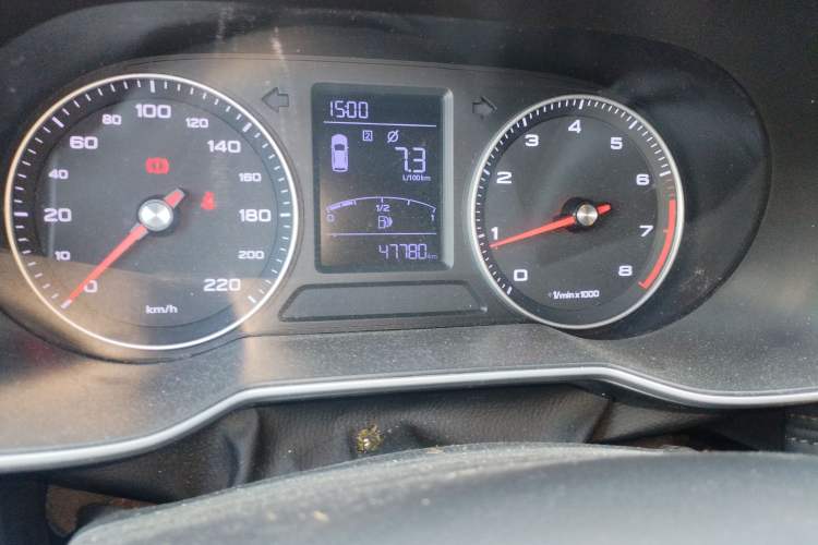 Used Roewe RX3 2020 1.6L Manual - Ultra-Fresh Entry Version Odometer Close Up