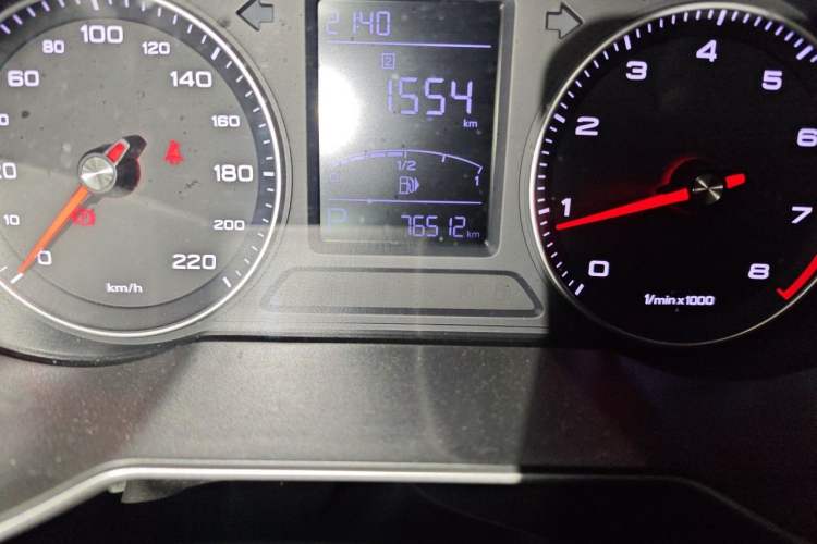 Used Roewe RX3 2020 1.6L CVT 4G Connected Ultra-Cool Flagship Edition Odometer Close Up