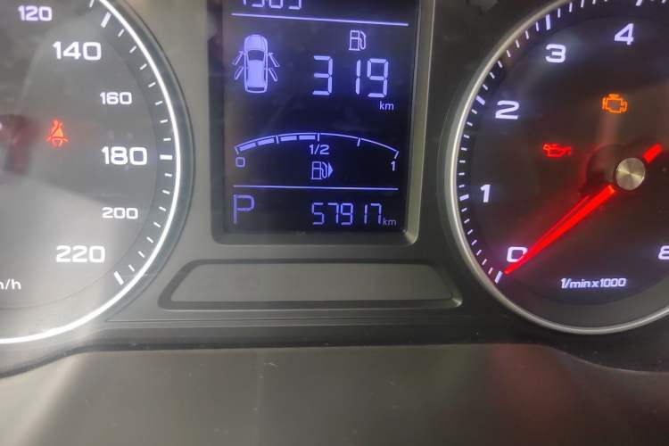Used Roewe RX3 2020 1.6L CVT 4G Connected Ultra-Fun Elite Edition Odometer Close Up