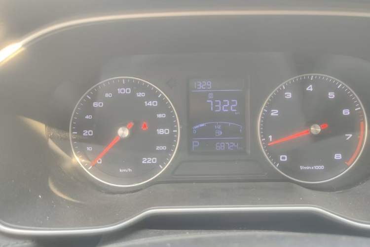 Used Roewe RX3 2020 1.6L CVT 4G Connected Ultra-Fun Elite Edition Odometer Close Up