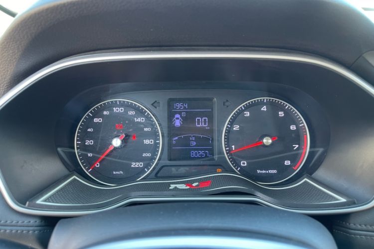 Used Roewe RX3 2020 1.6L Manual 4G Connect Ultra-Fresh Flagship Edition Odometer Close Up