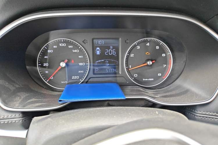 Used Roewe RX3 2020 1.6L CVT 4G Connected Ultra-Fun Elite Edition Odometer Close Up