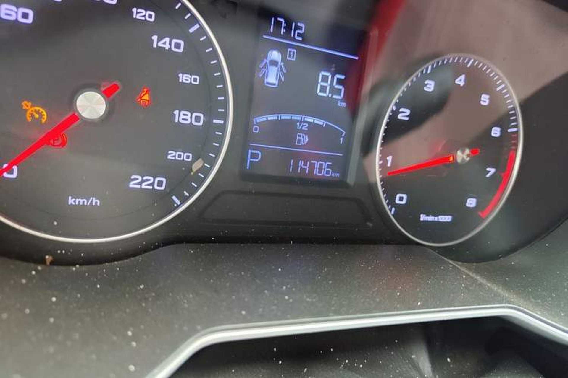 Used Roewe RX3 2020 1.6L CVT 4G Connected Ultra-Fun Elite Edition Odometer Close Up