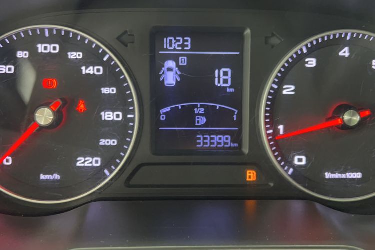 Used Roewe RX3 2020 1.6L Manual - Ultra-Fresh Entry Version Odometer Close Up